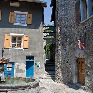 Bed & Breakfast Au Cheval Blanc - Et D'hotes, Albertville